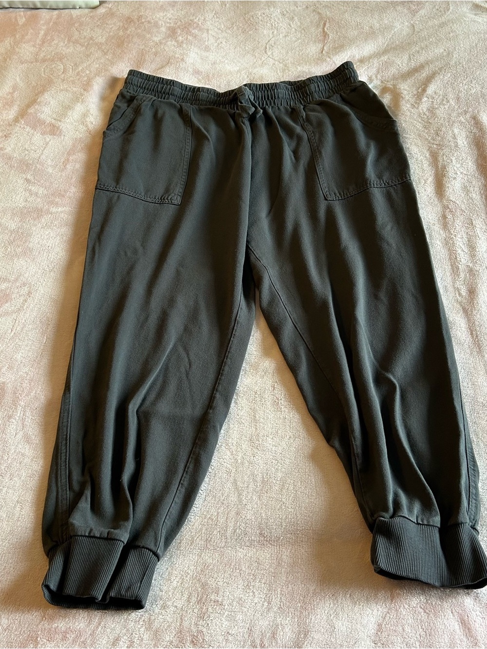 Splendid pull on cropped joggers with drawstring cuffed hems size L athleisure